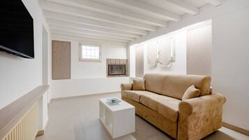 TV, lareira