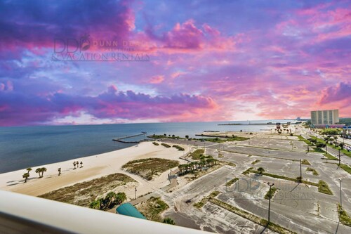 Beautiful Sea Breeze 1011 Penthouse, Corner Unit Overlooking the Gulf!