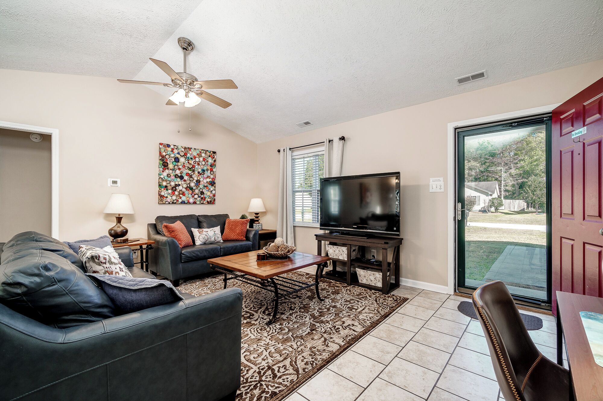Comfortable 3 Bedroom Home With King Suite, Pool Table & Fenced Yard - New Bern, NC