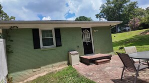 Outdoor dining - Beautiful 2BED Apt @ JamesWay in West End Area! (Winston-Salem)