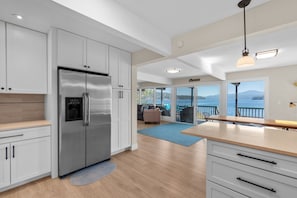 Interior - Mica Bay Serenity Cabin w/ Dock, Canoe (Coeur d'Alene)