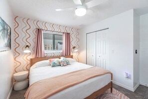 4 Schlafzimmer, Schreibtisch, Reisekinderbett, kostenloses WLAN