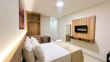 ํด๋์๋ฃธ, ํธ์ฌ์ด์ฆ์นจ๋ 1๊ฐ | ์ฑ
์, ๋
ธํธ๋ถ ์์
๊ณต๊ฐ, ๋ฌด๋ฃ WiFi