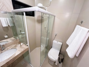 Family Room | Bathroom
