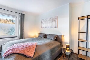 2 quartos, ferros/tábuas de passar roupa, Wi-Fi, roupa de cama