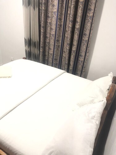 Immaculate 10-bed Lodge in Kigali