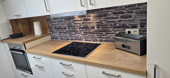 Plaque de cuisson, lave-vaisselle, serviettes en papier
