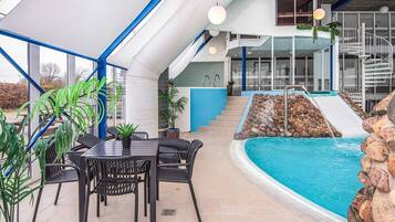 Apartment | Pool | Outdoor pool