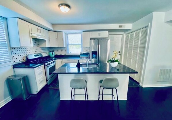 Microwave, oven, stovetop, dishwasher