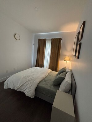 WiFi, bed sheets