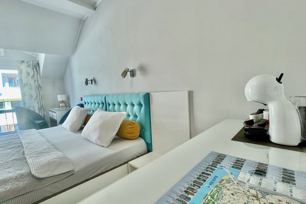 King size bed ,espresso coffee machine.