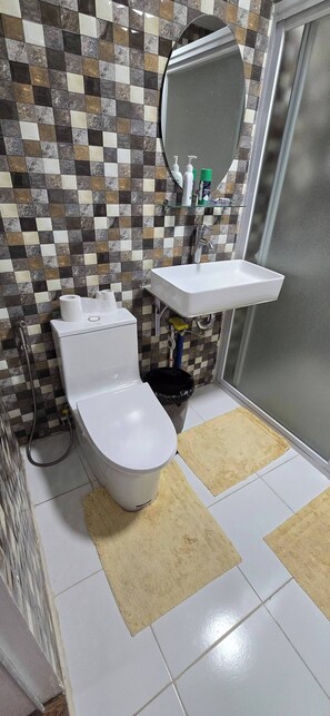 Shared Dormitory, 1 Bedroom | Bathroom