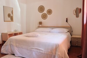 1 bedroom, iron/ironing board, travel cot, free WiFi - Cozy apartment with sea view (Tortolì)