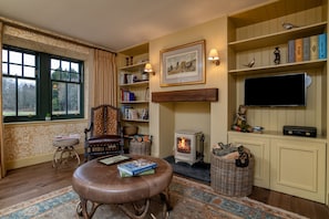 Smart TV - Luxury rural escape in peaceful Aberdeenshire (Alford)