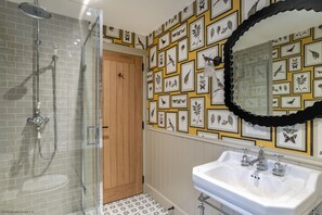 Shower, hair dryer - Luxury rural escape in peaceful Aberdeenshire (Alford)