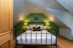 3 chambres, fer et planche à repasser, Wi-Fi, draps fournis