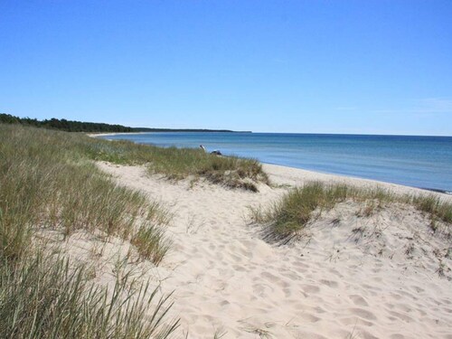 Cozy Seaside Getaway in Grankullavik