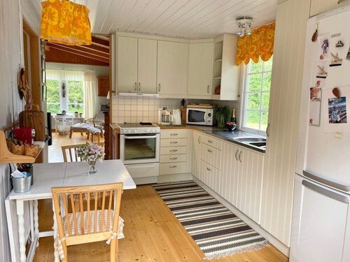 Cozy Seaside Getaway in Grankullavik