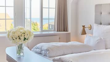 Habitación superior | Decoración personalizada, escritorio, cunas y wifi gratis