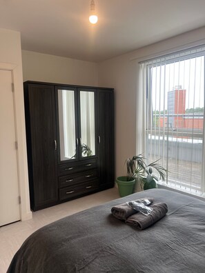 Apartamento, 1 habitación, accesible para personas con discapacidad, balcón | 1 dormitorio