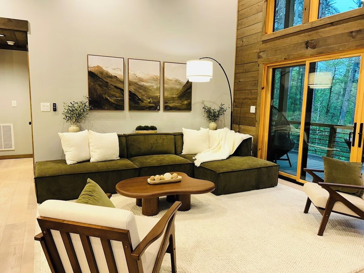 Smart-TV, Kamin, Tischtennisplatte