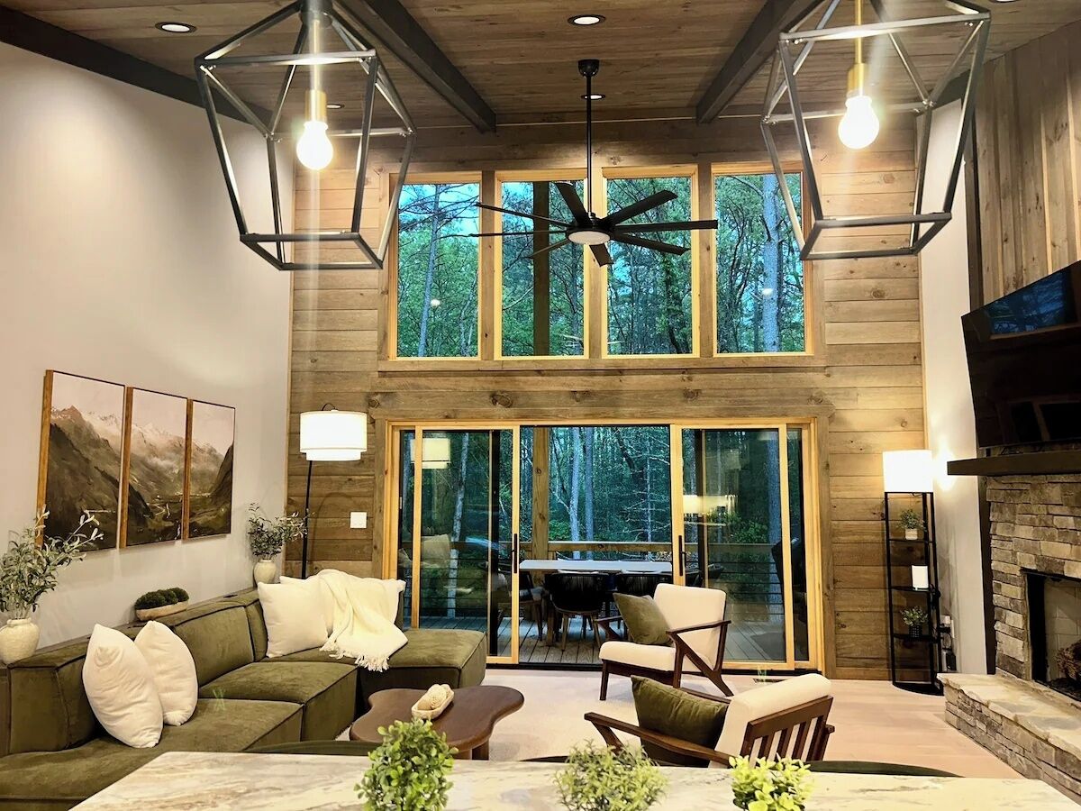 Smart TV, fireplace, table tennis