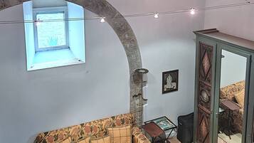 Apartment, 3 Bedrooms, City View | Living room