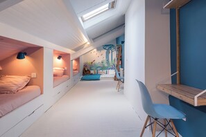 3 bedrooms, iron/ironing board, free WiFi, bed sheets