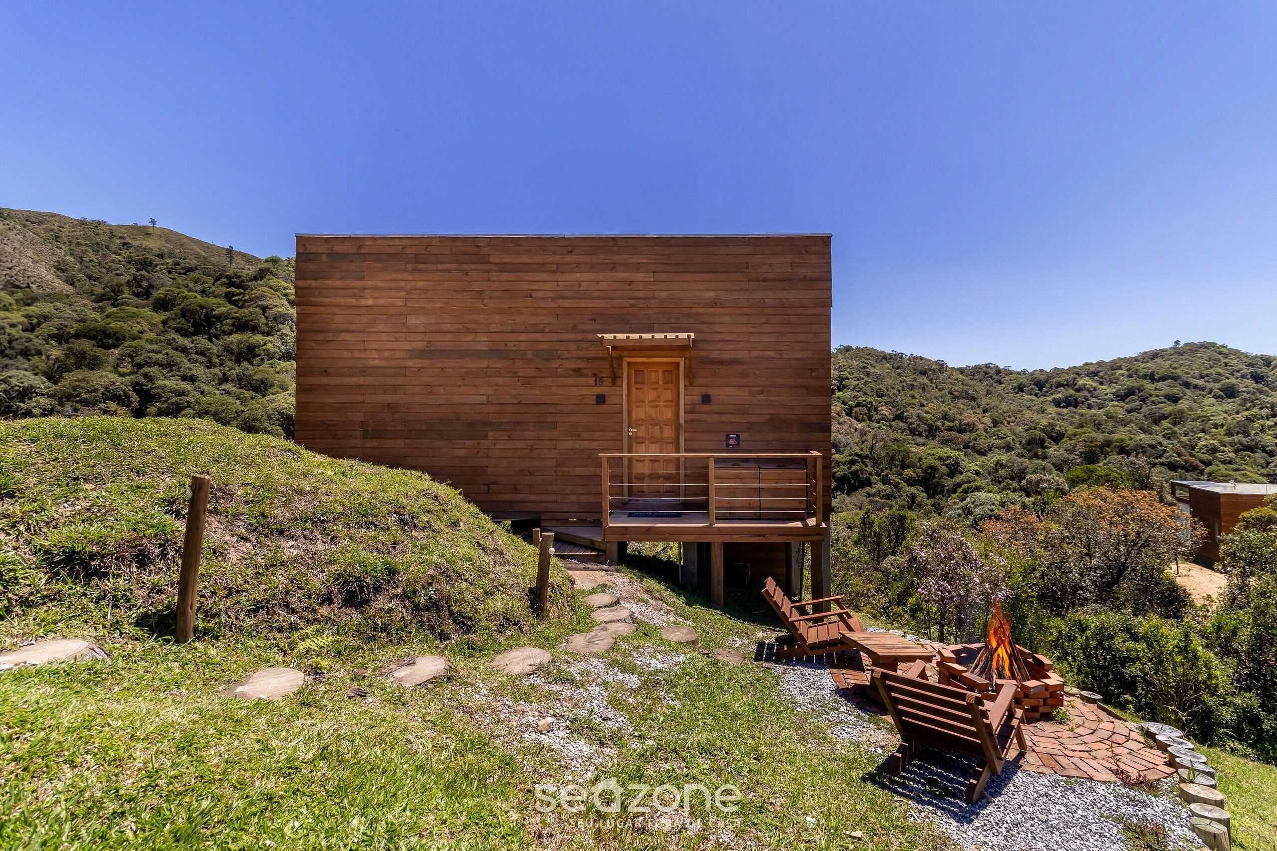 Basic Chalet | Exterior