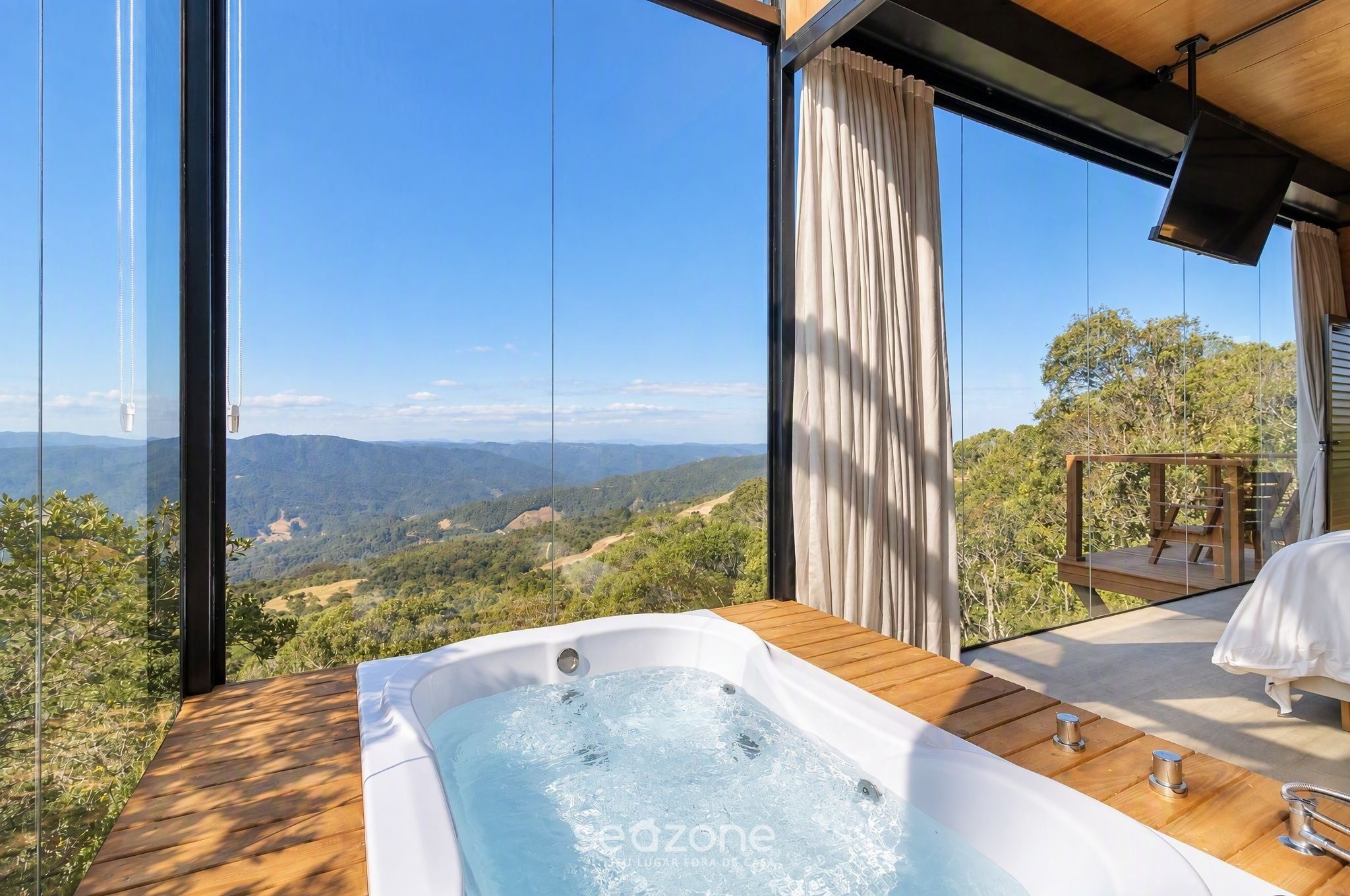 Indoor spa tub