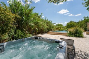 Terrace/patio - 'Bleue' Room with Shared Pool, Wi-Fi, and Air Conditioning (Solérieux)