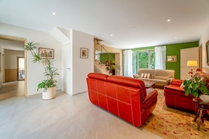 Interior - 'Bleue' Room with Shared Pool, Wi-Fi, and Air Conditioning (Solérieux)