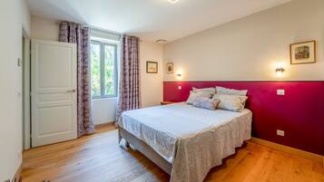 1 habitación, wifi y ropa de cama