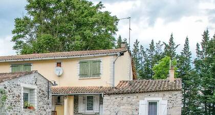 Mobil-home 'A - 1-6 pers' avec piscine commune, terrasse privée et jardin partagé