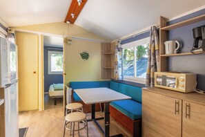 Interior - Mobile Home 'A - 1-6 Pers' with Shared Pool, Private Terrace and Shared Garden (Lavilledieu)
