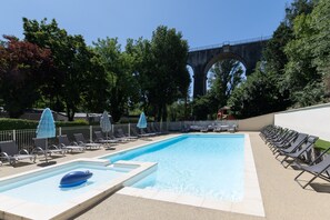 Pool - Mobile Home 'A - 1-6 Pers' with Shared Pool, Private Terrace and Shared Garden (Lavilledieu)