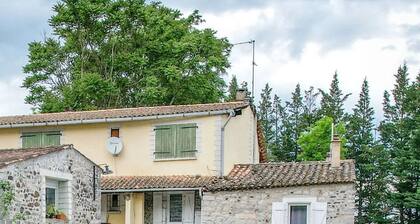 Mobil-home 'A - 1-6 pers' avec piscine commune, terrasse privée et jardin partagé