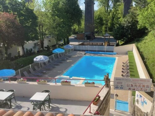 Mobile Home 'F - 1-6 Pers' with Shared Pool, Private Terrace and Shared Garden