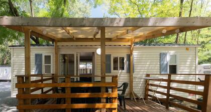 Mobile Home 'G - 1-6 Pers' with Shared Pool, Private Terrace and Shared Garden