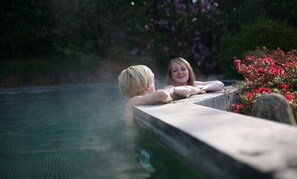 室外 Spa 池