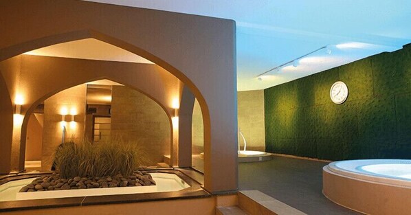 室內 Spa 池