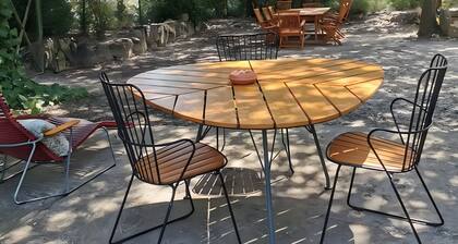 Gßte 'Gite De La Colline - 3 Pers' avec piscine partagée, Wi-Fi et climatisation