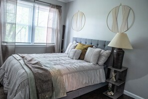 3 bedrooms, iron/ironing board, WiFi, bed sheets