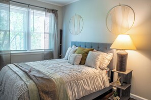 3 chambres, fer et planche à repasser, Wi-Fi, draps fournis