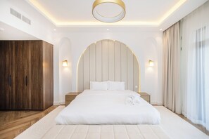 3 bedrooms, iron/ironing board, bed sheets