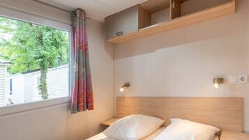 2 bedrooms