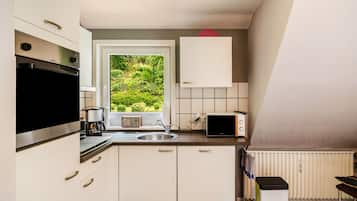 Frigorífic, microones, forn i placa de cuina