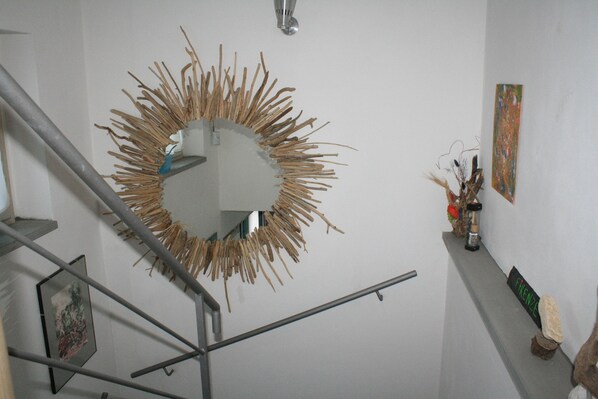 المنشأة من الداخل