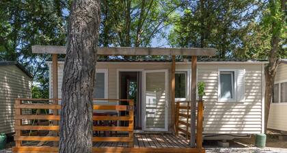 Mobile Home 'Mobil-home B - 1-4 Persons' with Shared Pool, Private Terrace and Communal Garden