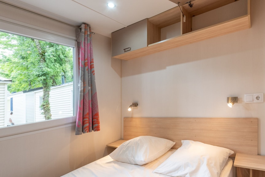 Mobil-home 'Mobil-home B - 1-4 Pers' Avec Piscine Partagée, Terrasse Privée Et Jardin Commun - Ardèche